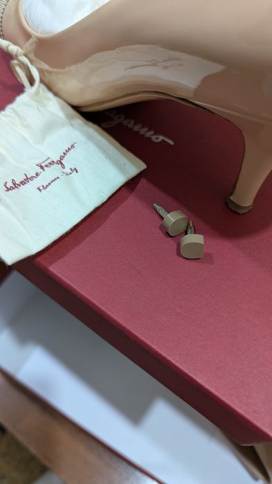 Туфли фирмы Ferragamo