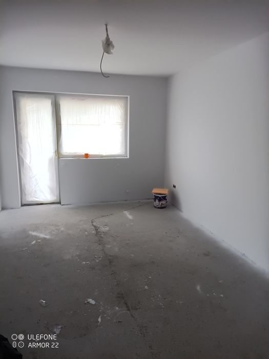 Proprietar. Vand apartament decomandat cu două camere.