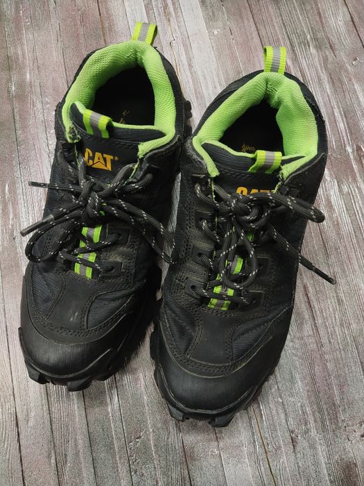 Прочные качественные кроссовки. США. Бренд: CAT