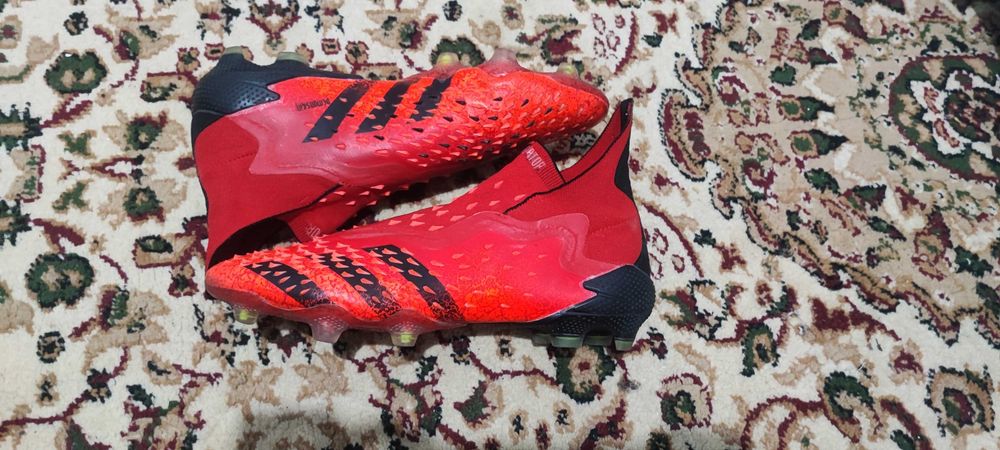 Продам  бутсы  адидас предаторы