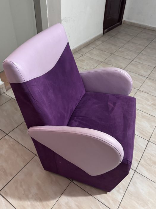 Vand fotoliu in stre foarte buna.