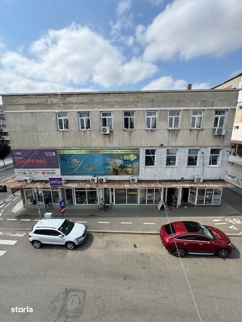 Apartament 2 camere de vanzare, ultracentral, B-dul Republicii, Barlad