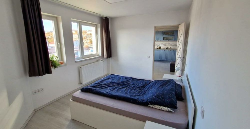 Închiriez apartament