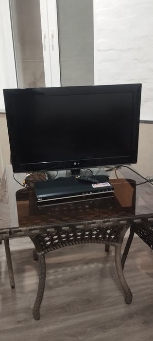 Телевизор плюс двд.