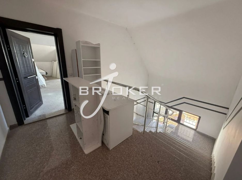 Продава се Многостаен апартамент в Кърджали, Център - 326 кв.м за 921 €/кв.м - Снимка #12