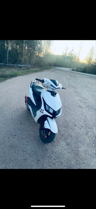 продам скутер 125кубов