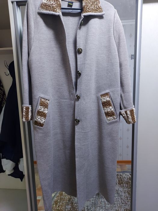 Продам пальто вязанное