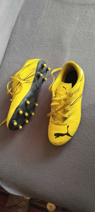 Футболни обувки размер 38.5
