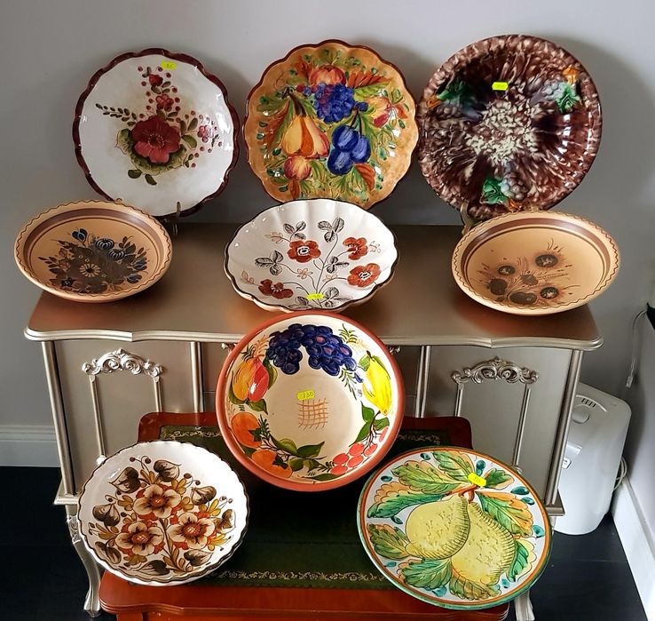 Farfurii/boluri vechi din ceramică italiană