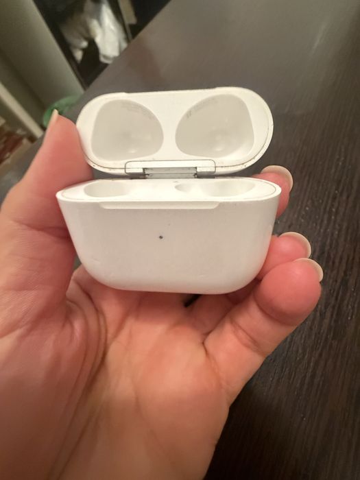 Кейс футляр Apple AirPods 3