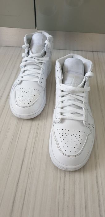 Nike Air Jordan1 Retro Tripple White / 43/27.5 UK 8.5 US 9.5 ОРИГИНАЛ!