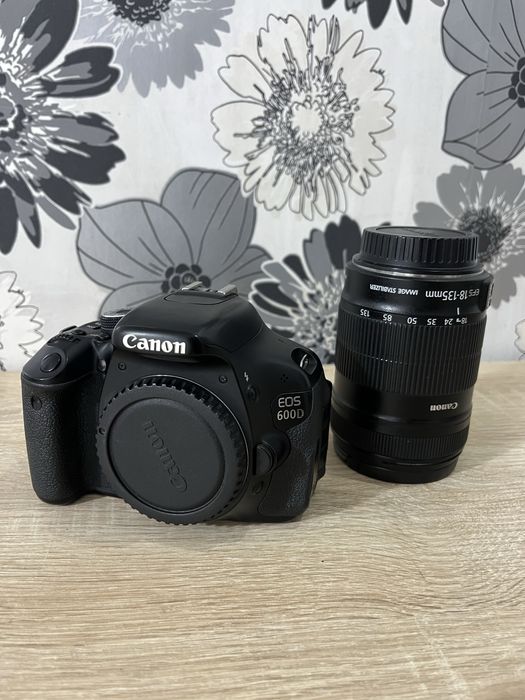 Фотоаппарат Canon 600D