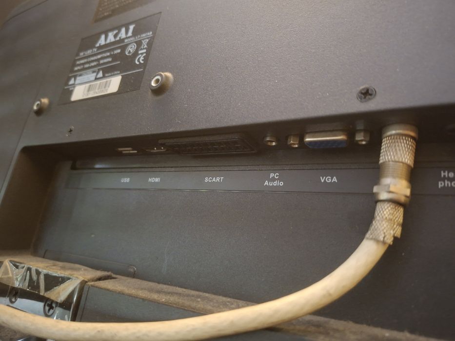 Tv akay  cu telecomanda stare perfectă 200lei