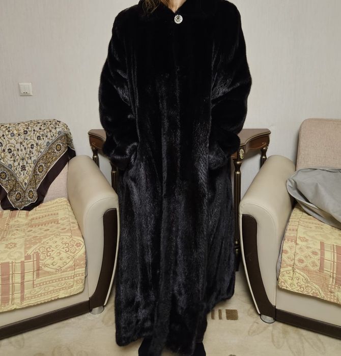 Продаётся норковая шуба!