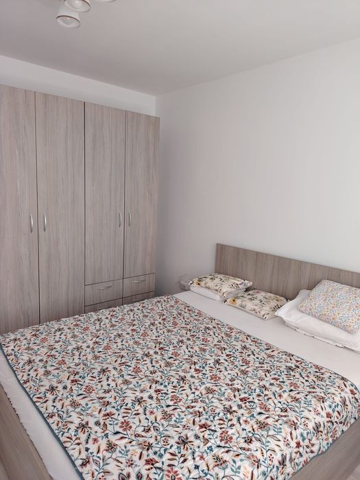 Închiriem apartament cu 2 camere