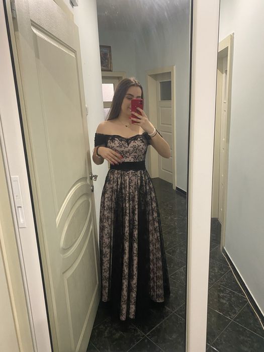 Абитуриентска рокля