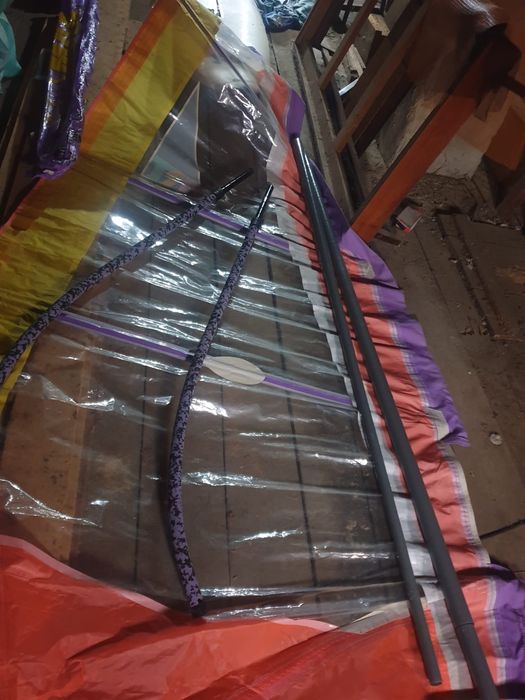 Placa windsurf cu vela nouă