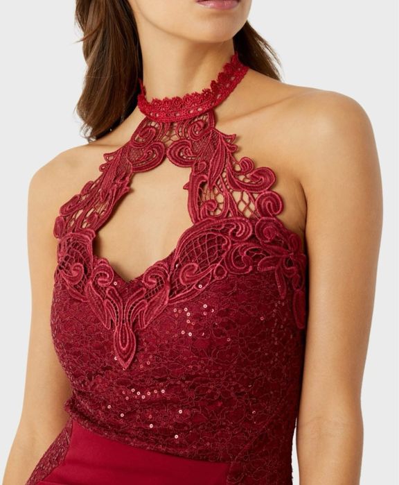 Дълга елегантна рокля в цвят бордо