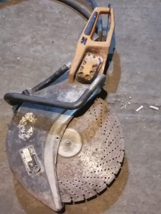 Inchiriez Bobcat demolari picon taiem beton asfalt basculanta 3,5t mo