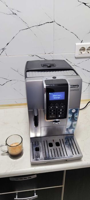Espressor Automat DeLonghi Dinamica ECAM 352.55.SB Aparat Cafea Boabe