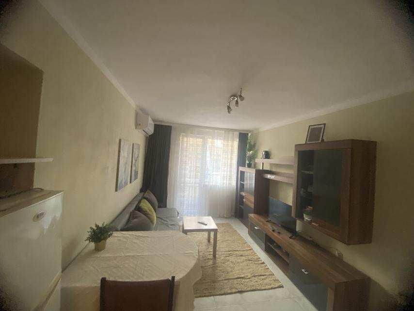 Дава се под наем Двустаен апартамент в Варна, Център - 68 кв.м за 410 € - Снимка #1