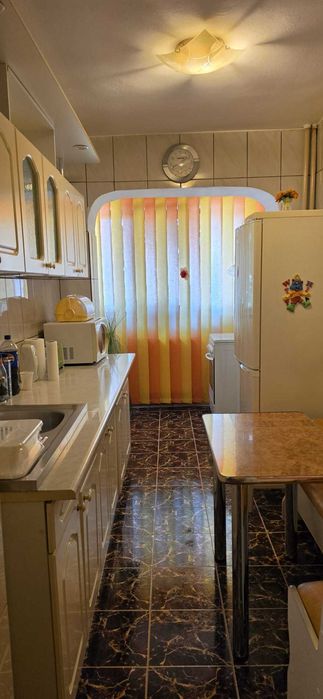 Inchiriez apartament