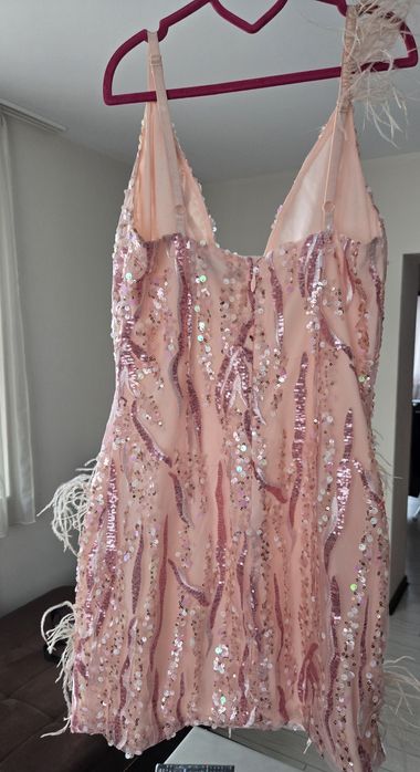 Елегантна розова рокля