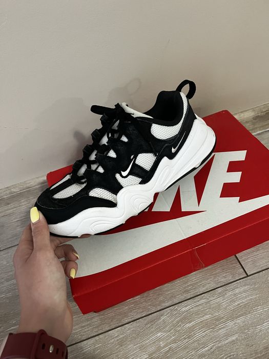 Спортни маратонки NIKE Tech Hera