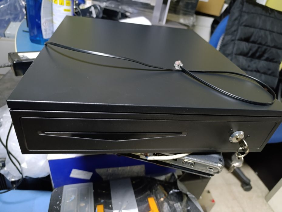 Ново Касово чекмедже с банкнотник сейф за пари.