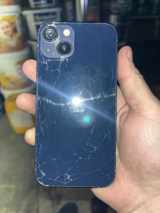 IPhone 13.