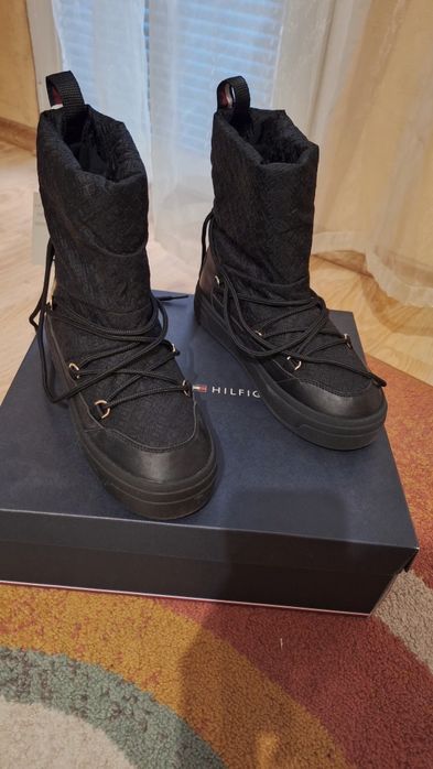 Апрески Tommy Hilfiger