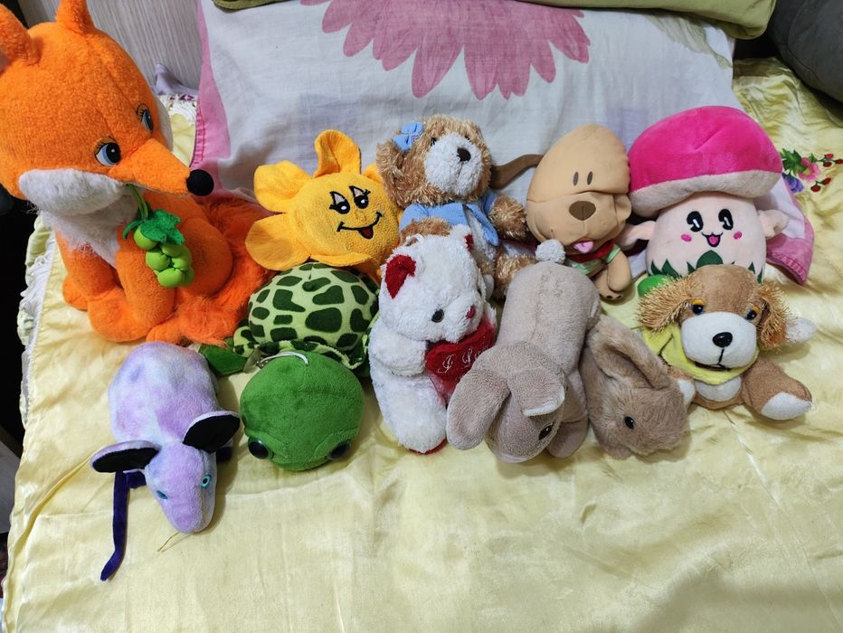 Продаю детские игрушки.