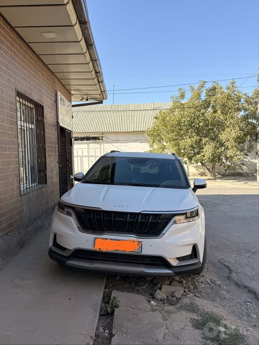 Kia carnival 35000 km 2023.