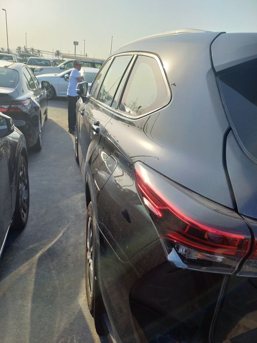 Toyota Highlander 2023 — 4