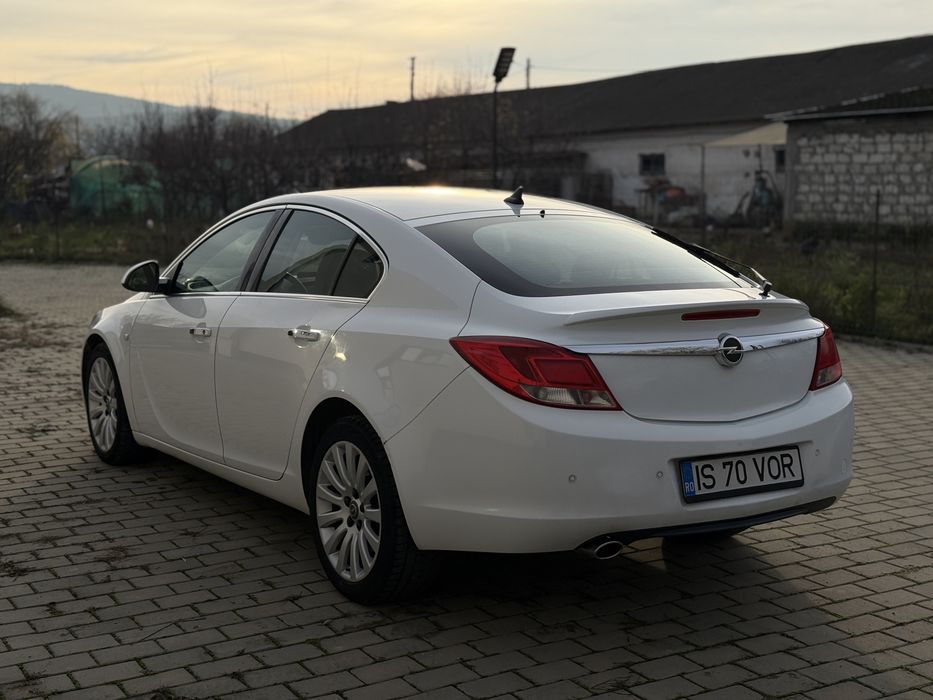 De vânzare – Opel Insignia 2.0 CDTI 2010  Full Options