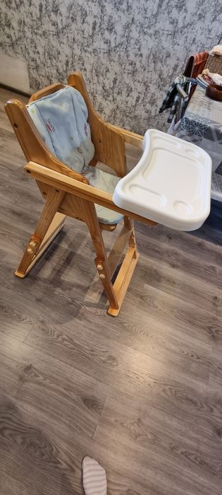 Детский деревянный стульчик для кормления