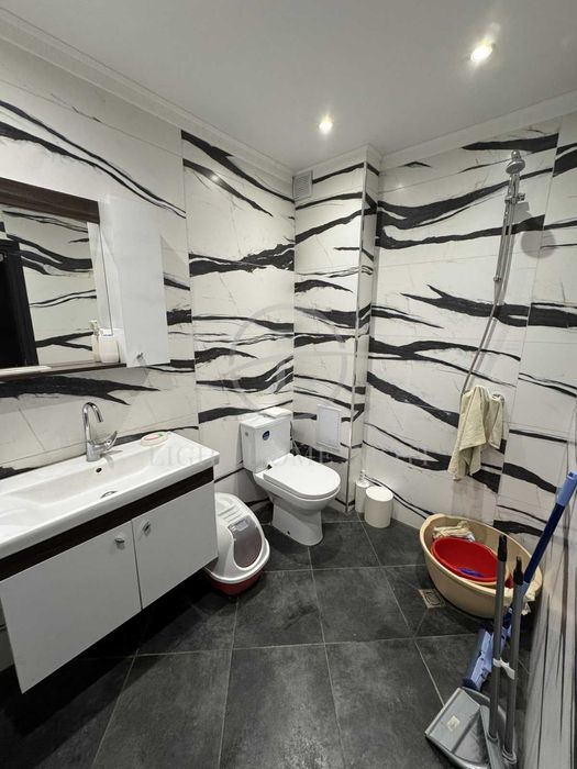 Продава се Двустаен апартамент в Пловдив, Център - 79 кв.м за 1291 €/кв.м - Снимка #7