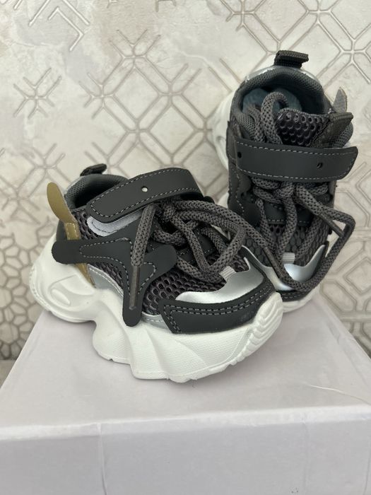 Кроссовки детские