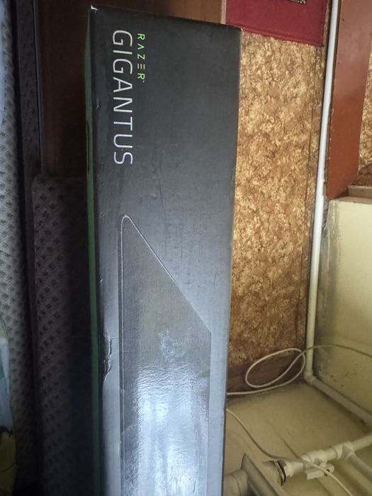 продам игровой коврик для мыши Razer
