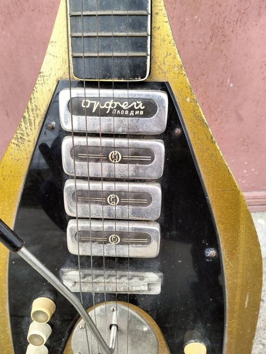 Електрическа китара Орфей Пловдив