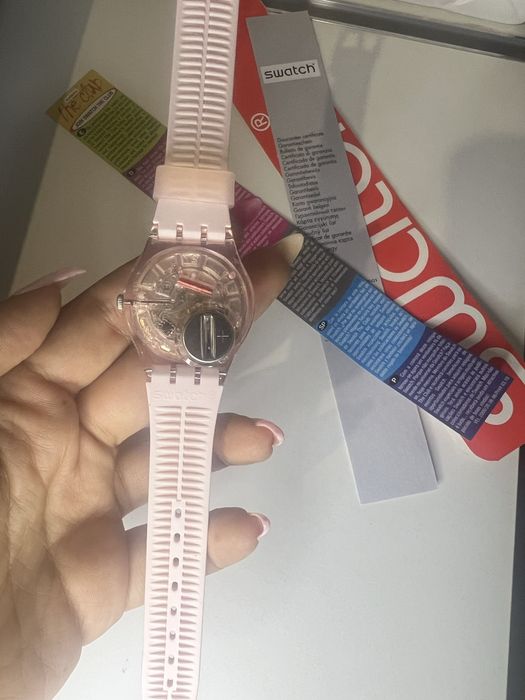 Дамски часовник SWATCH, нов