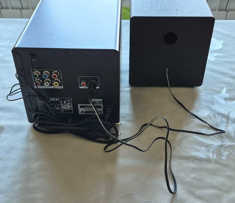 Sistem audio AKAI DVD, USB, AUX + 1 boxă – funcțional
