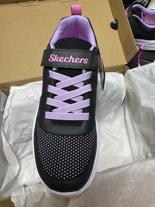 Skechers fete.  noi. 23.5cm