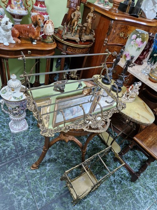 Стара уникална  английска бронзова закачалка с огледало и чадърник