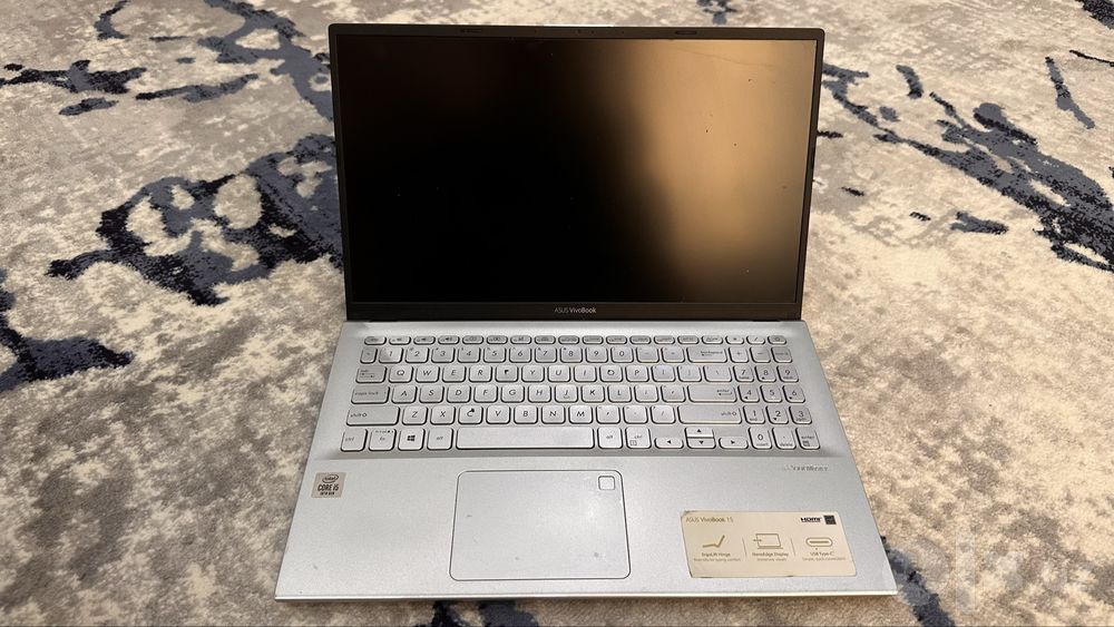 Asus vivobook. 15. I5