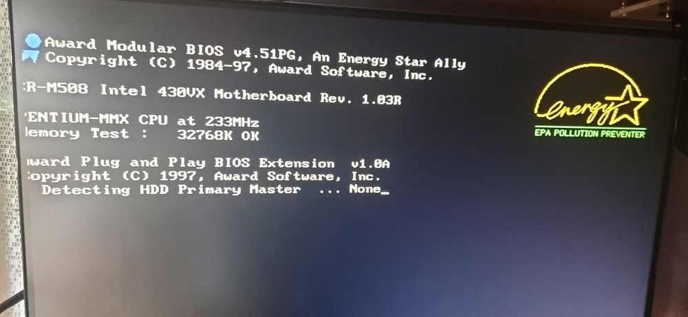 Kit Retro Socket 7: Placa de baza Sowah + Pentium MMX 233 MHz + 32MB RAM