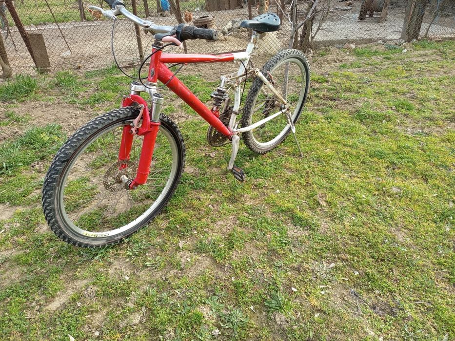Vând Bicicletă MTB Full Suspension – Gata de Aventură!