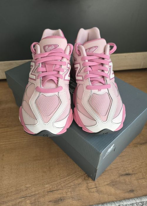 Дамски маратонки New Balance 9060 розови