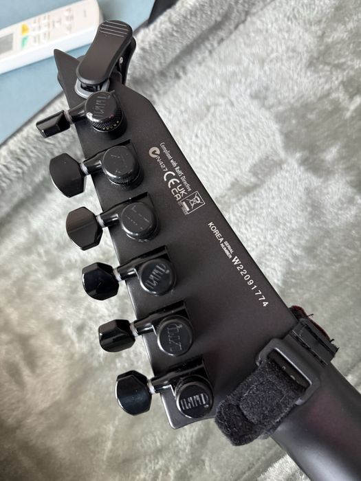 Китара Ltd Arrow 1000NT Fishman Fluence и Кубе BOSS KATANA 100 GRN3