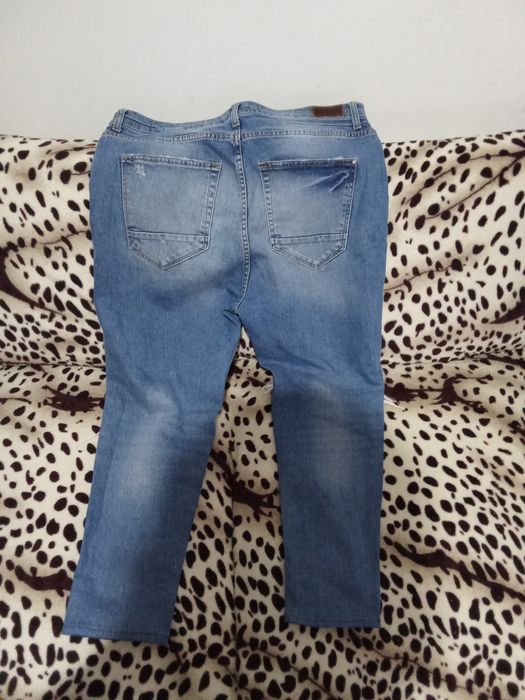 Blugi Zara mărimea 42